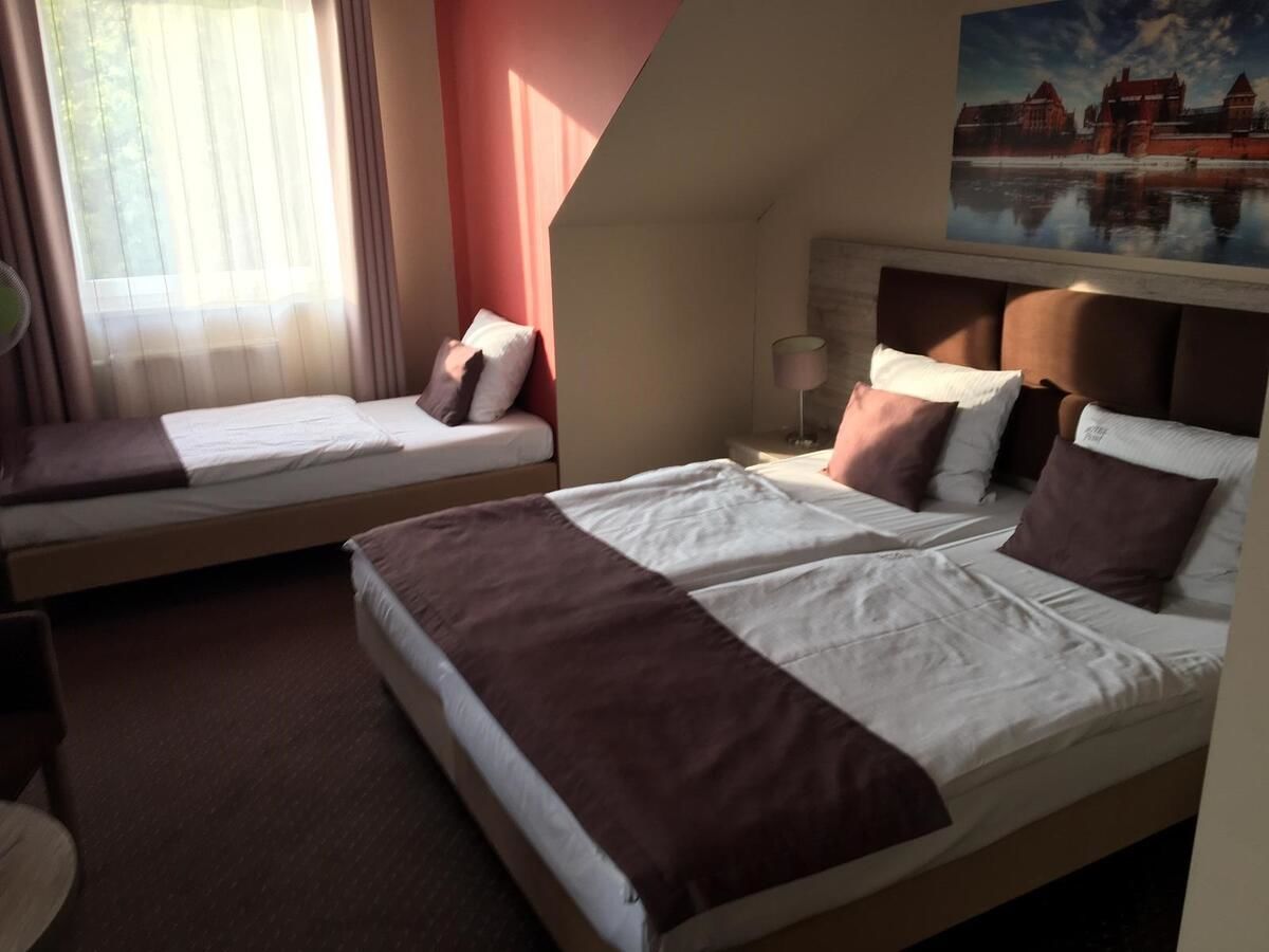 Отель Hotel Piast w centrum Мальборк