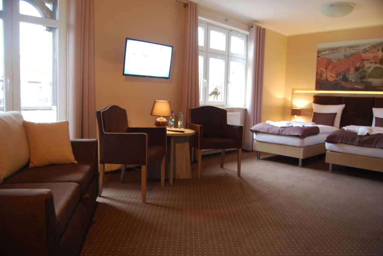 Отель Hotel Piast w centrum Мальборк